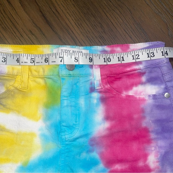 Judy Blue Women's Vibrant Tie-Dye Jean Shorts - Picture 6 of 6